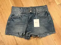 Kancan high rise raw hem Shorts‎  Size 11/29 Light Wash Denim Stretch