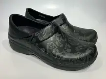 Crocs neria pro rose print‎ clogs black gray women’s size 8 professional nursing