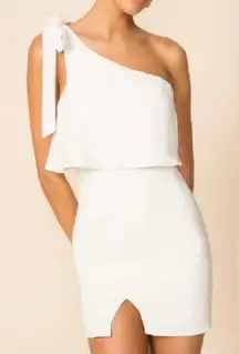 Superdown Mini Dress Size XS White One Shoulder Bow Side Slit Chic Cocktail