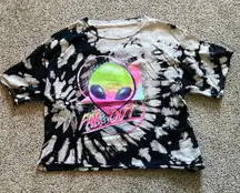 Cropped ‘Far Out’ Shirt