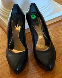 Gucci Black Leather Platform Pumps Size 38