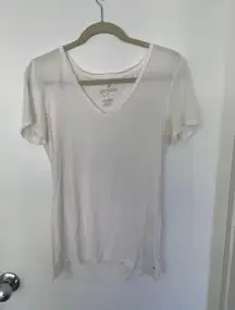 American Eagle White Tshirt