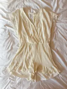 Altar’d State Cream Lace Floral Romper Size Small