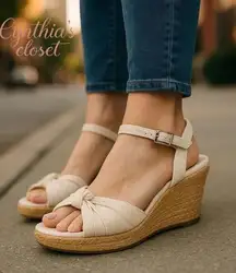 Montego Bay Club Stylish Beige Wedge Sandals with Knotted Detail Women's 9