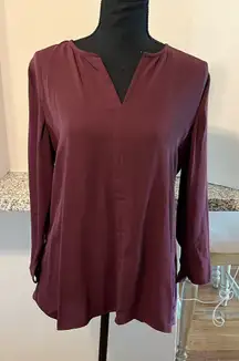 NIC+ZOE Women's Slit High Low Burgundy Top