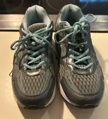 Women’s Xelero shoes.  Lightly worn.‎ These do not come with insoles.