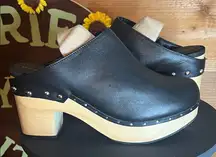 Chelsea & Violet Jana Black Leather Platform Wood Clog Gromit Slip On Mule 8 8.5