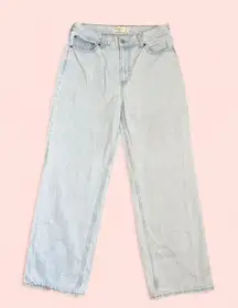 Abercrombie & Fitch Size 28/6R Loose High Rise Wide‎ Leg Flare Light Wash Jeans