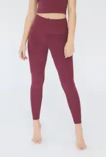Beyond Yoga Caught in the Midi High Rise Spacedye Legging in Berry Size Small