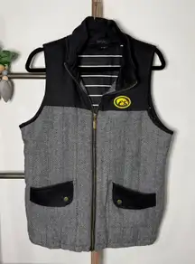 Iowa Hawkeyes Vest Women Black Gray Herringbone Quilted Logo Full Zip Size Large