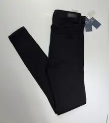 Abercrombie & Fitch Women’s black Skinny JEAN LEGGING HIGH RISE 🖤🦌
76 % COTTON ✅