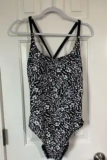 NWT Hurley one piece bathing suit size large