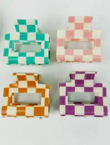 4 piece Checkered claw clips 