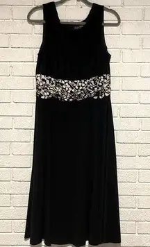 Jessica Howard- Formal Sleeveless Black Dress with Large Flowy Skirt- Size 14W