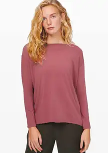 Lululemon Back in Action long sleeve size 6