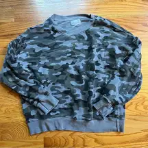 x sundry camo print sweatshirt size medium