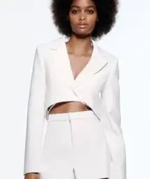 Zara white blazer cropped