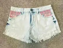 Rue21 light wash embroidered‎ denim shorts size 7/8