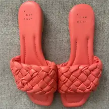 A‎ NEW DAY Braided Coral Slide On Sandals Size 6