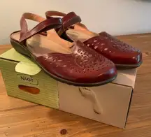 Naot Women's Arataki Cinnamon Leather NIB size 42