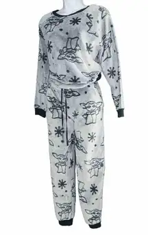 Star Wars Womens  Fleece Warm Long Sleeve Pajama Set Disney Baby Yoda Pajamas Medium