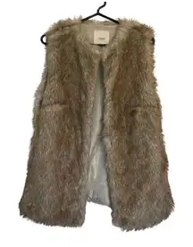 Pull And Bear Faux Fur Vest Women’s Size L‎ - Neutral Mobwife Statement Piece