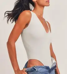 NWT Mono B Ribbed Seamless Scoop-Neck Sleeveless Womens Bodysuit