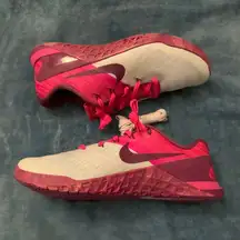 Nike Wmns Metcon 3 ‘Pure Platinum Tea Berry’