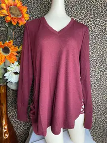 ✅3/$30✅ NWT  Burgundy Hi-Low Side Lattice Slits Long Sleeve Top | MEDIUM |