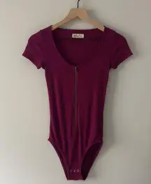Hollister 3/4 Zip Ribbed Bodysuit Burgundy Purple Short sleeve round neck snaps