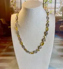 0103 Vintage Y2K Trifari Art Nouveau Style Heart & Yellow Acrylic Bead Necklace