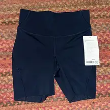 NWT  NAVY BASE PACE HIGH RISE SHORTS