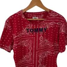 Tommy Jeans Hilfiger red bandana print cropped t-shirt women's medium vintage