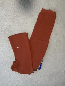 Large auburn Zamora FIGS Jogger Scrub Pants + Medium Casma figs scrub top