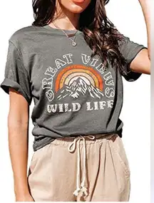 KIMCHI Great vibes wild life tee size Xs fits like small