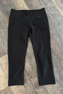 Nike Dri Fit Capri Leggings Women's S Black Power Training Gym Yoga