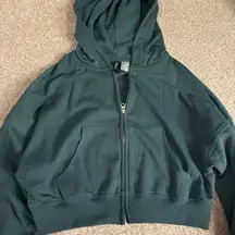 H & M Cropped zip up