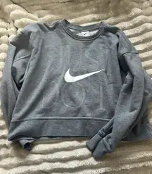 Cropped Nike Crewneck