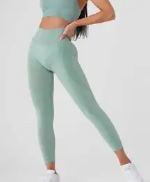 NVGTN Sage Green Seamless Contour Leggings Fitted Compression Small