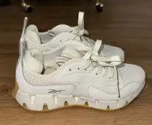 Worn once
no major flaws. Just could be wiped off before use!