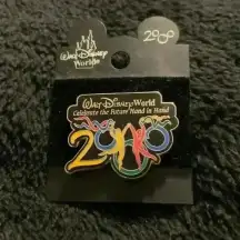 Disney’s 2000 Hand in Hand Celebration Trading Pin