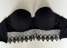 Black strapless bra