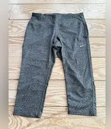 Nike Women's Dri-Fit Epic Run Tight Running Capri size medium