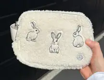 Lululemon Everywhere Belt Bag New Year 1L
Fleece Lunar Rabbit Plush Embroidery