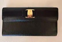 Salvatore Ferragamo Vara Knot Lizard Wallet black with Gold Logo