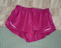 Lululemon Hotty Hot LR Low Rise Short 2.5” Size 8 Sonic Pink