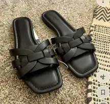 Universal Thread Sandals