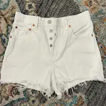 Levi’s Size 28 Raw Hem White Ribcage Shorts