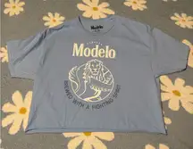 Modelo Blue Graphic Crop Top