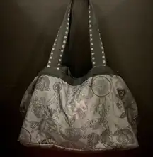 A Large LeSportsac Soft Gray/Black No Regrets Print Large Nylon Handbag